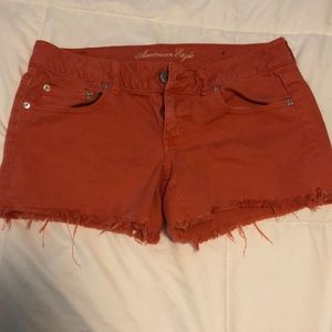 American Eagle coral colored shorts